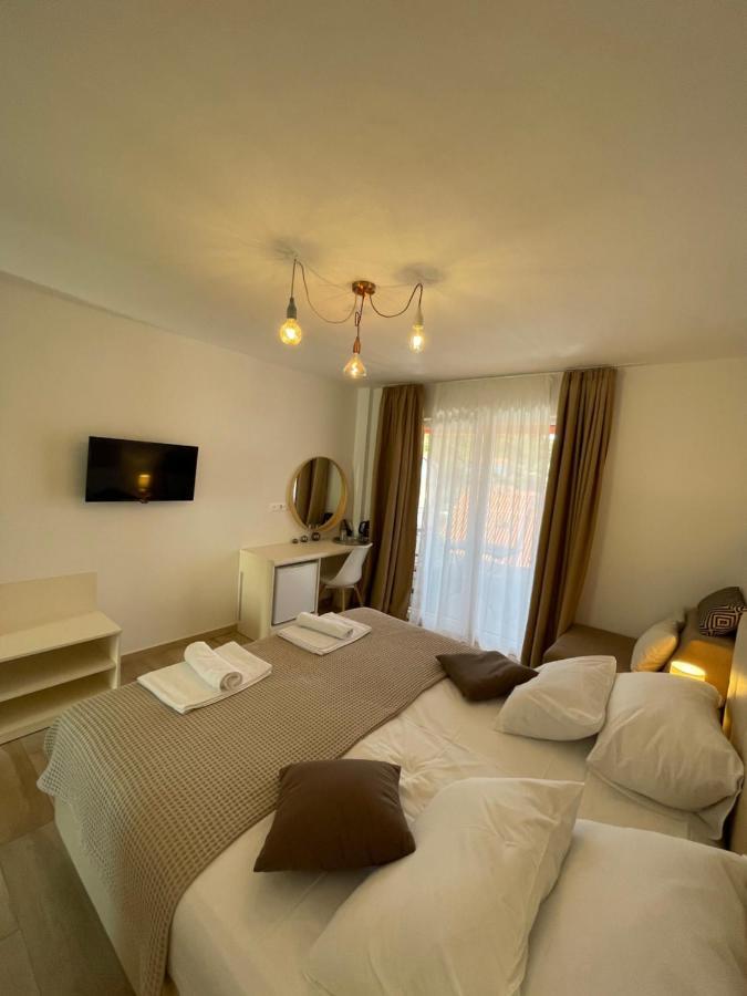 St. Nicholas Rooms Hvar Town Exteriör bild