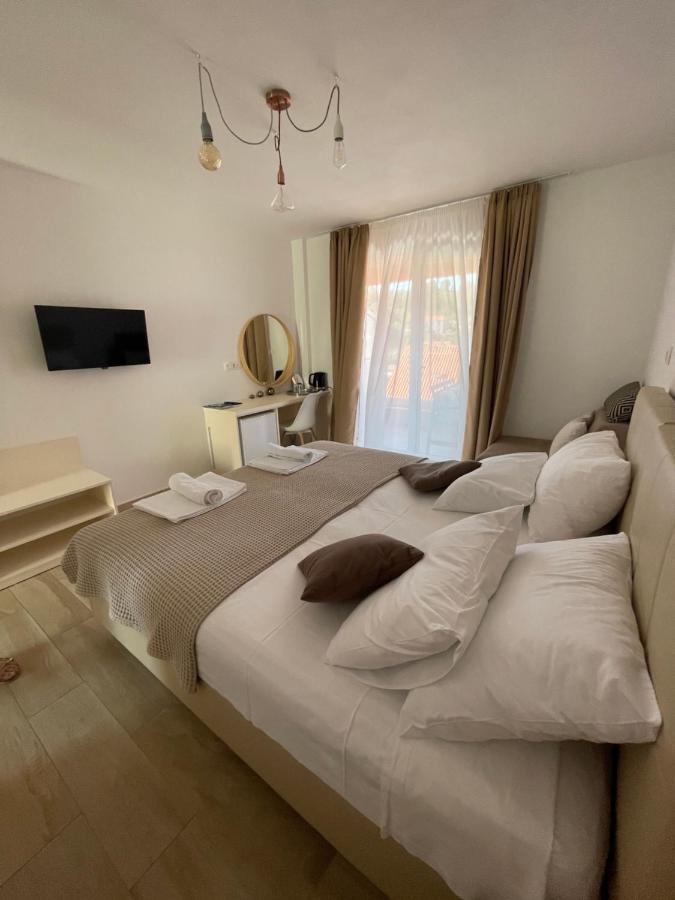 St. Nicholas Rooms Hvar Town Exteriör bild