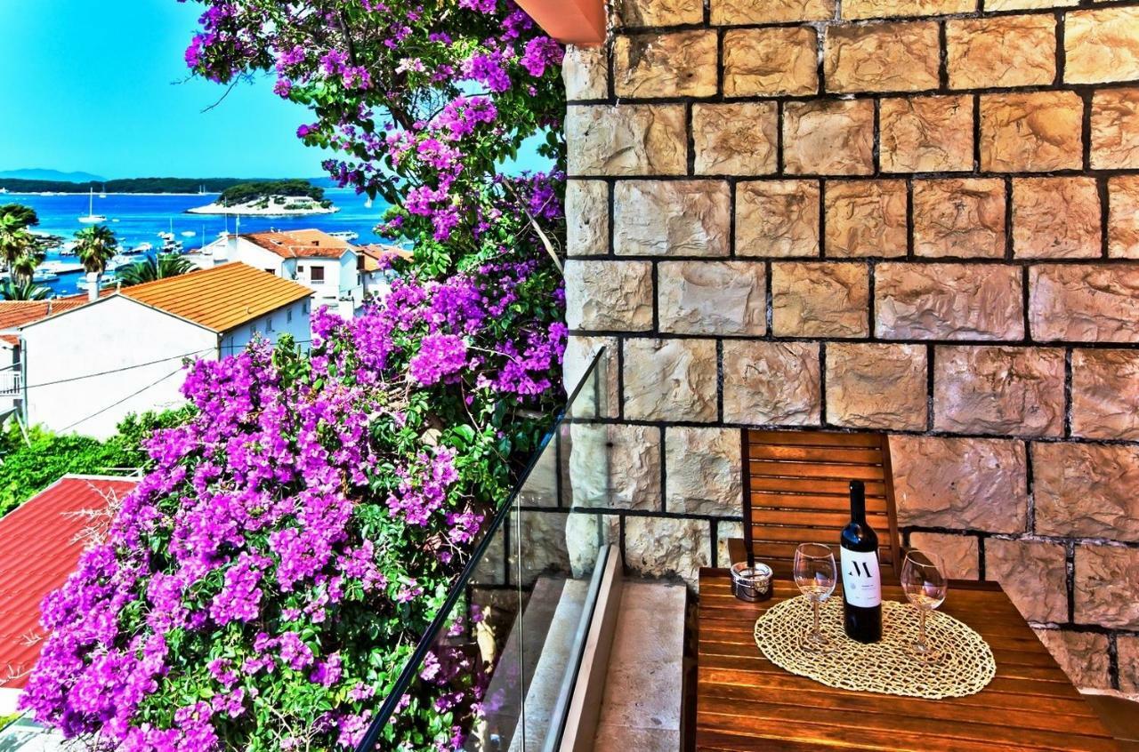 St. Nicholas Rooms Hvar Town Exteriör bild